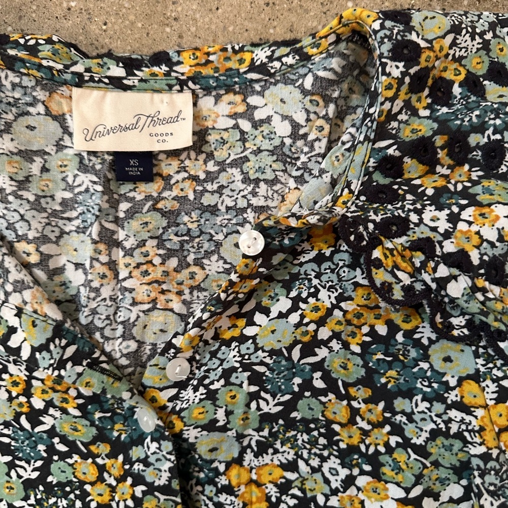Universal Thread Floral Button Down Embroidered P… - image 4
